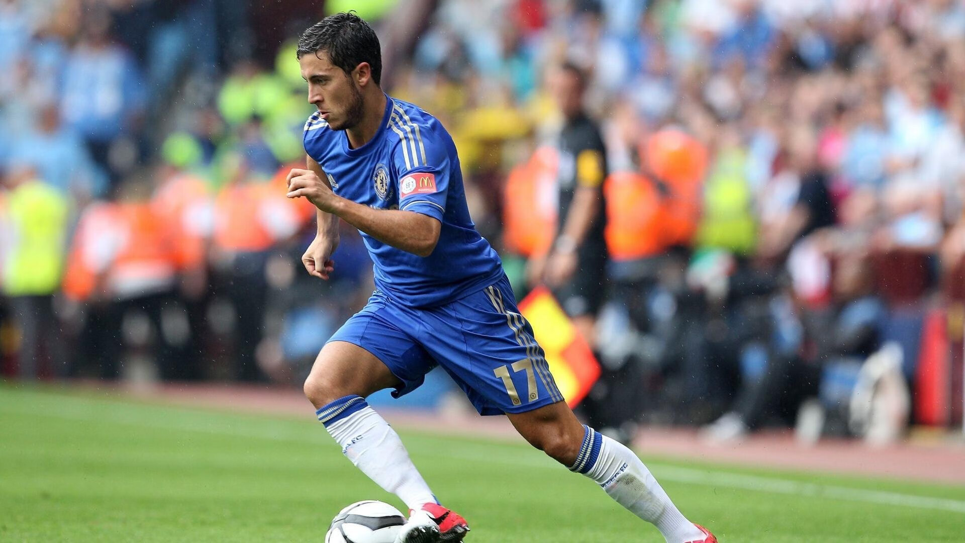 开云官网APP下载-英超传统强队迎来新挑战，竞争愈发激烈，英超强队多