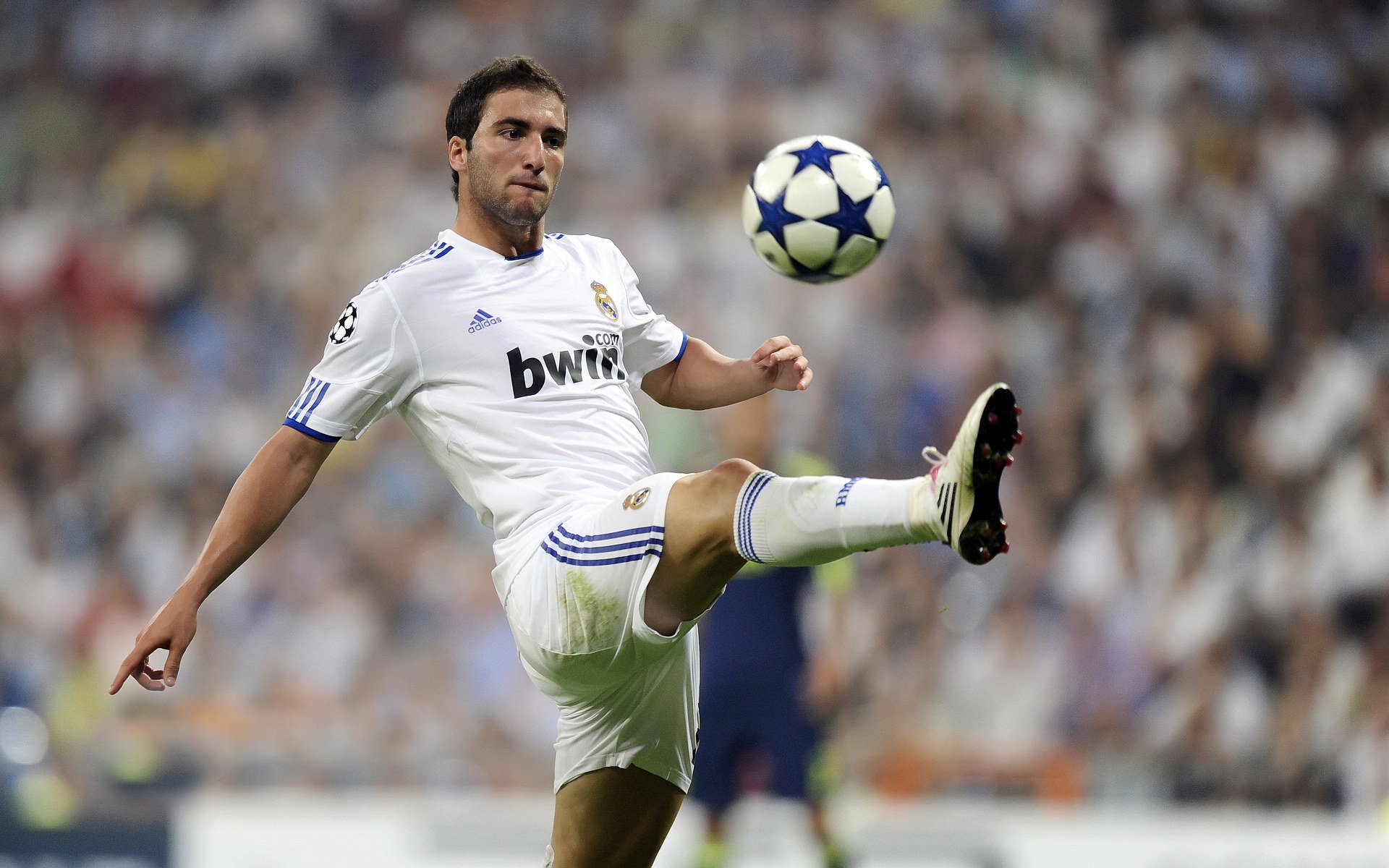 逆转奇迹：神奇的欧冠“绝地反击”集锦，足球逆转奇迹